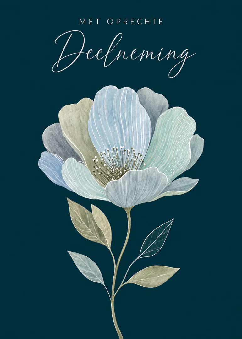 Donkerblauwe condoleancekaart met een grote blauwgroene bloem en de tekst ‘Met oprechte Deelneming’.