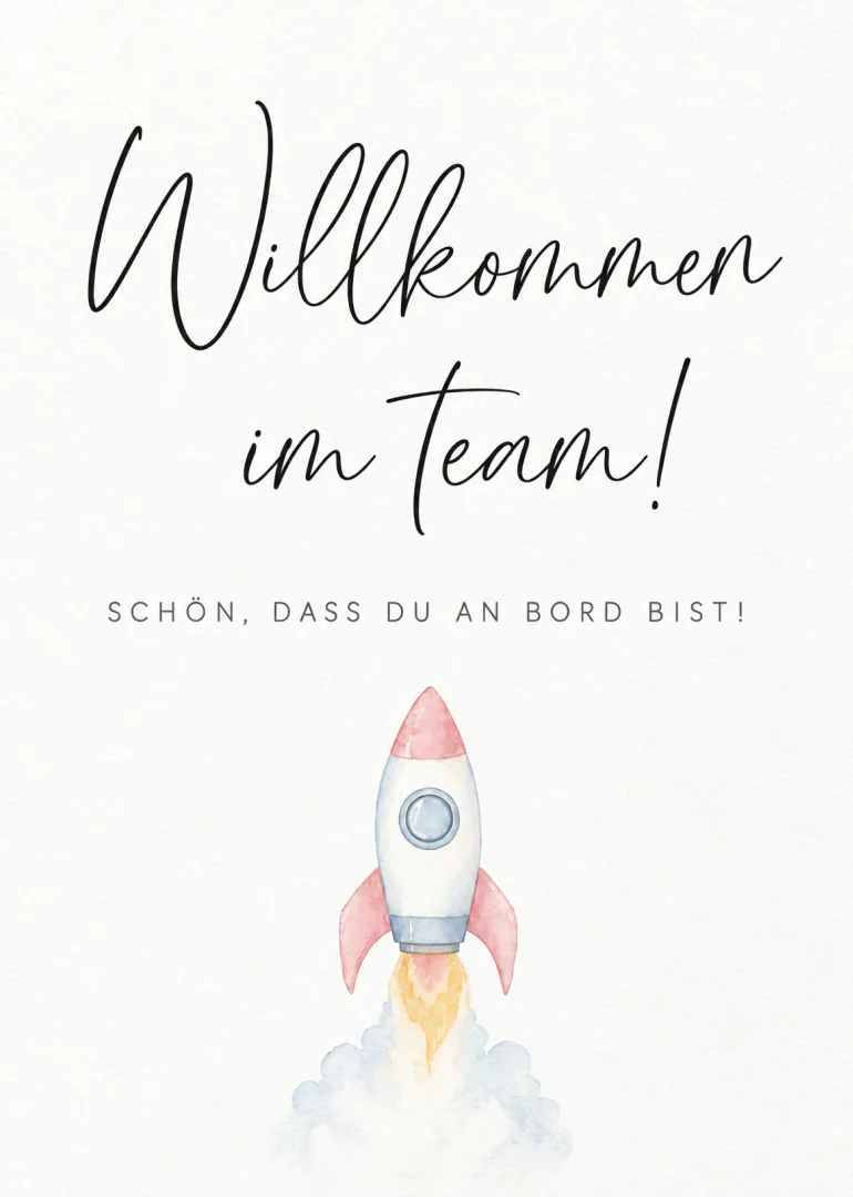 Weiße Willkommenskarte mit schwarzer Schreibschrift und einer zart gemalten rosa-blauen Rakete.