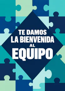 Tarjeta azul turquesa con piezas de puzle y el texto «TE DAMOS LA BIENVENIDA AL EQUIPO».