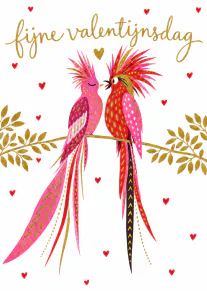 Witte Valentijnskaart met twee roze en rode vogels op een gouden tak, omringd door hartjes.